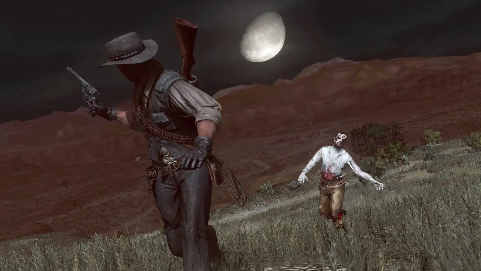 John Marston dispara con un revólver a un zombi que avanza hacia él en una llanura bajo la luna llena en Undead Nightmare.