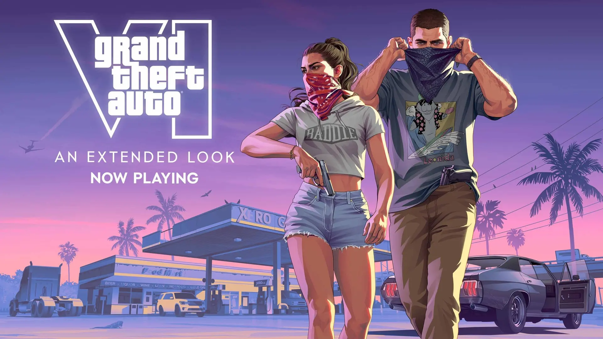 Cartel de GTA VI: An Extended Look «Now Playing»: Jason y Lucia caminan con pañuelos en la cara delante de una gasolinera de Vice City al atardecer.